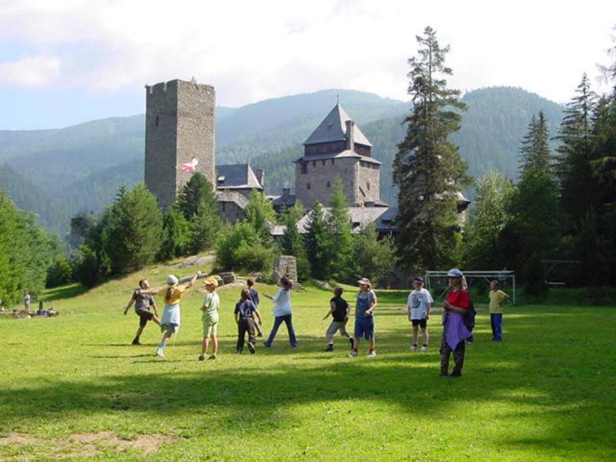 Hostel Burg Finstergrun Ramingstein Exteriér fotografie